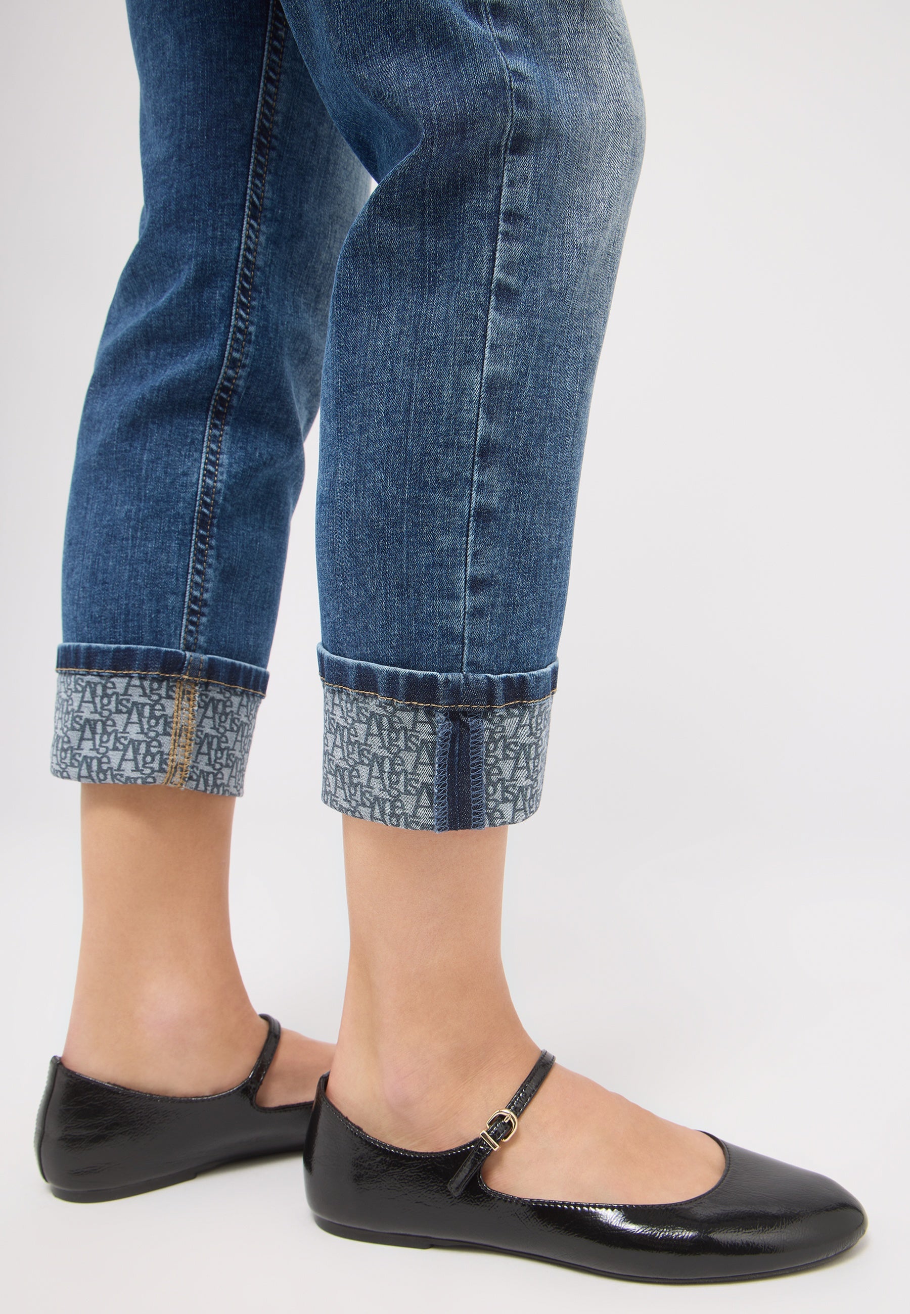 Jeans - CICI CROP FONT