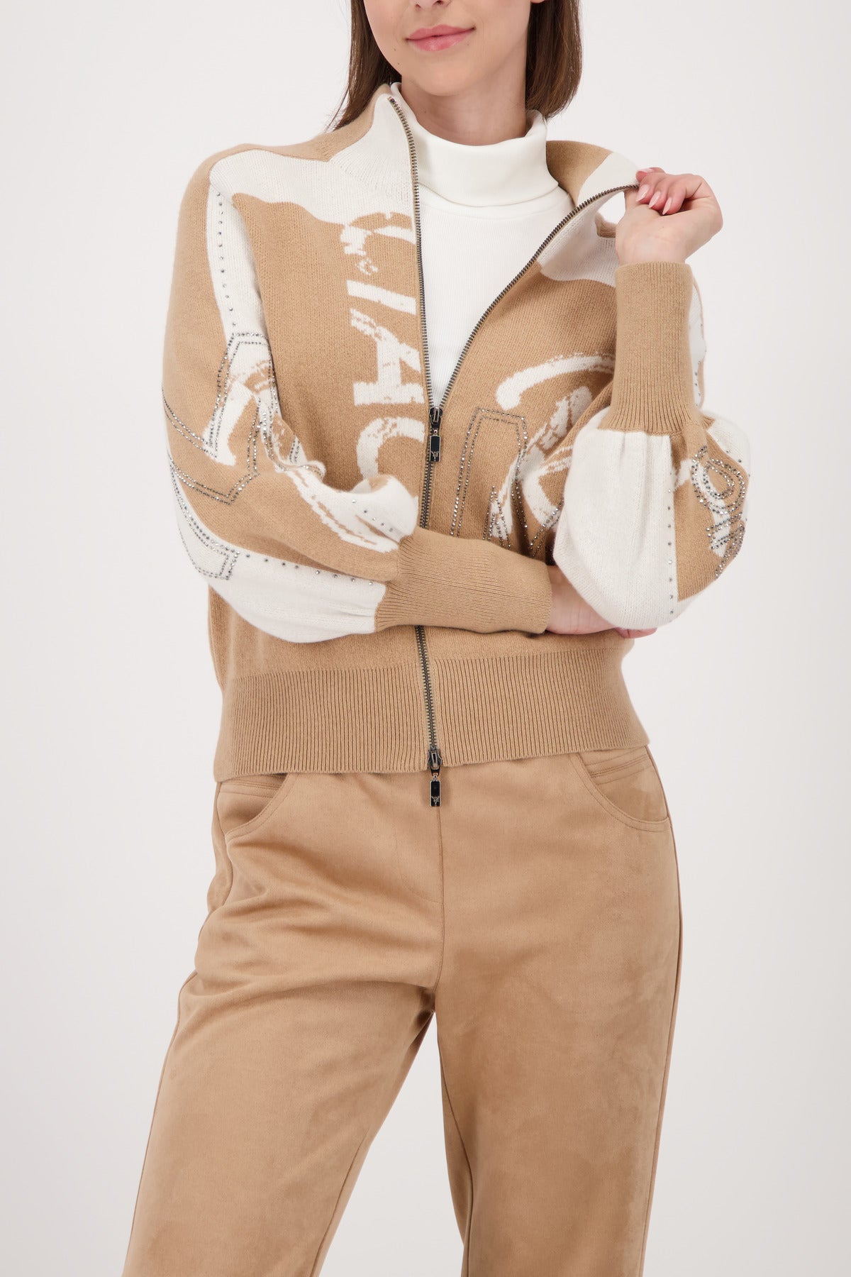 Strickjacke - Schriftmuster