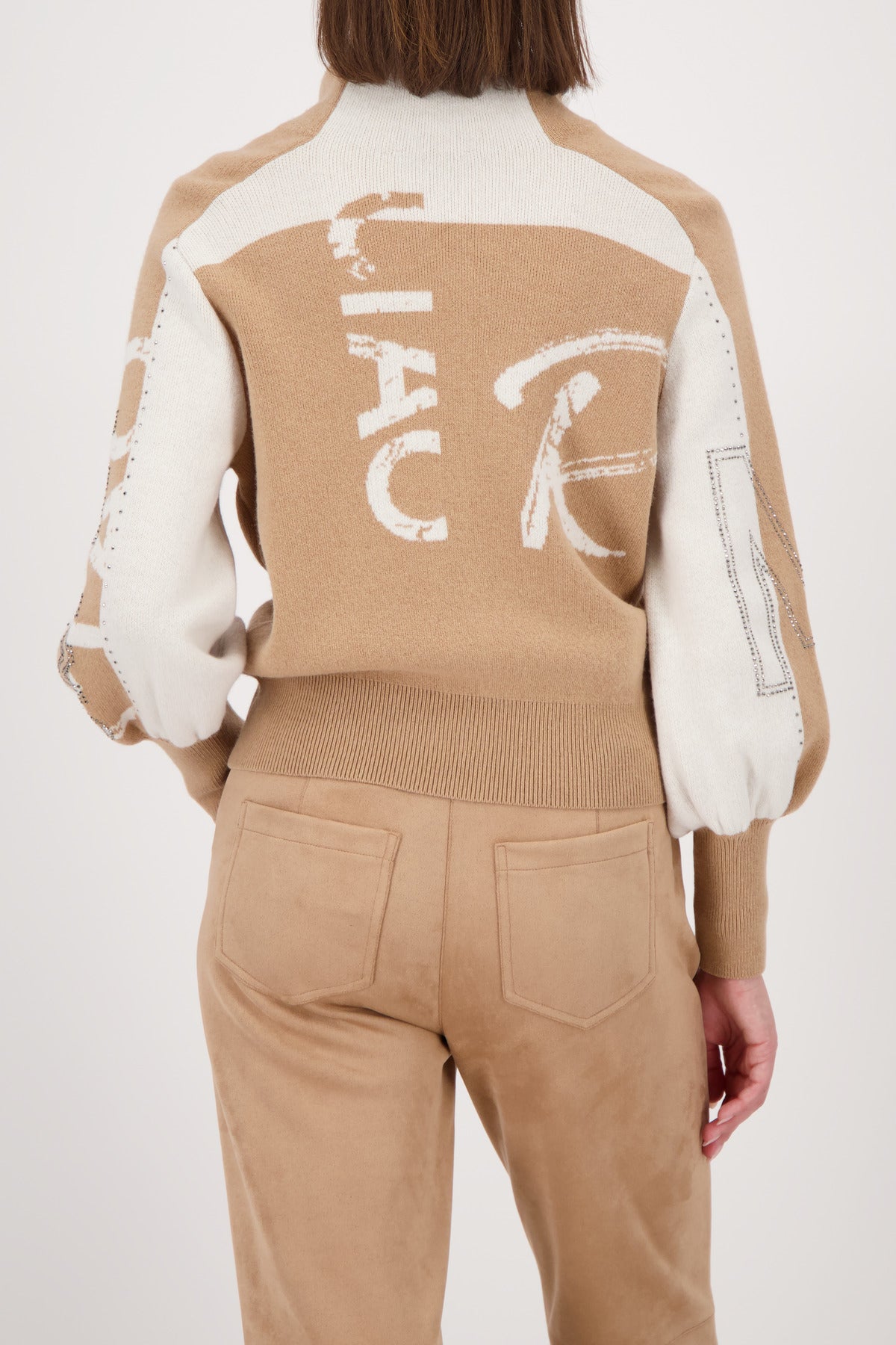 Strickjacke - Schriftmuster