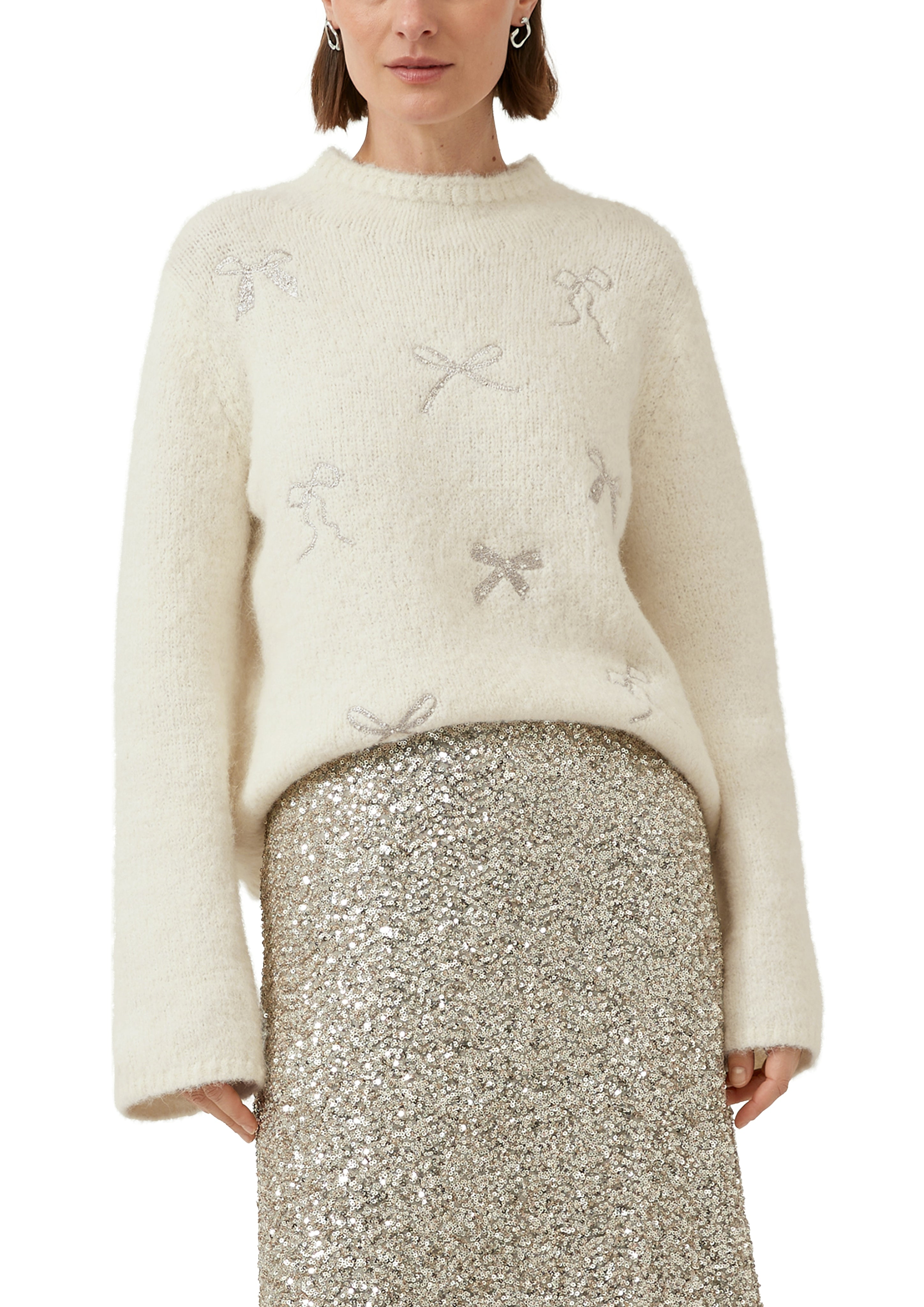 Strickpullover - Schleifenstickerei