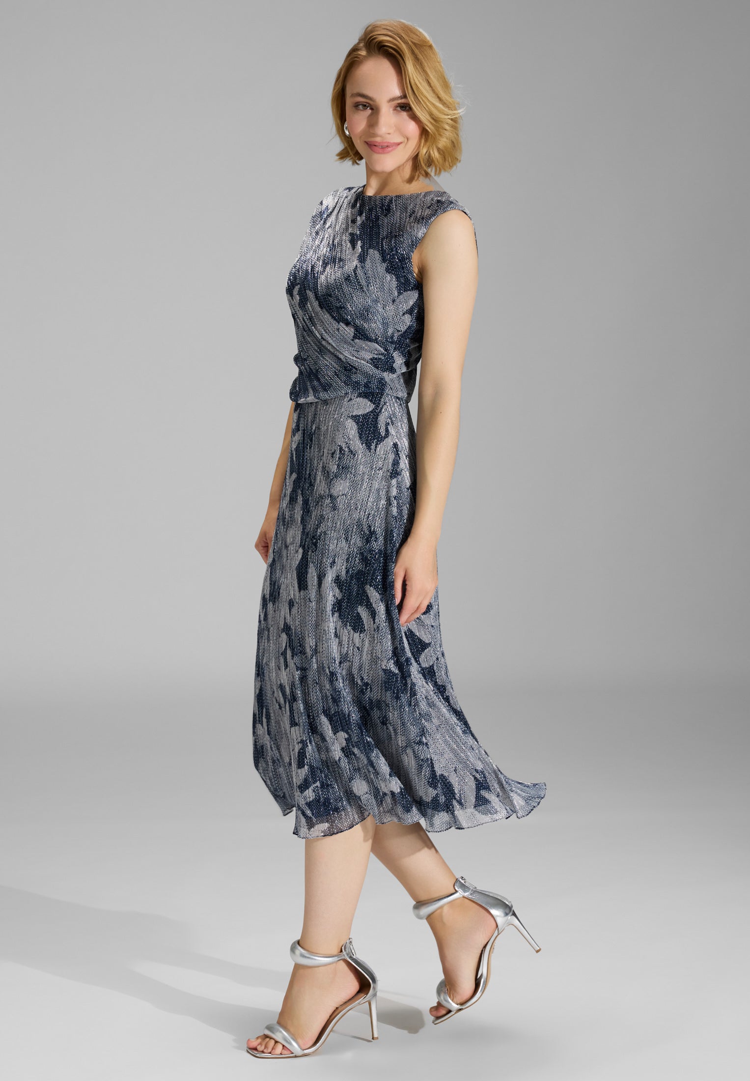 Plissiertes Kleid - Metallikfäden