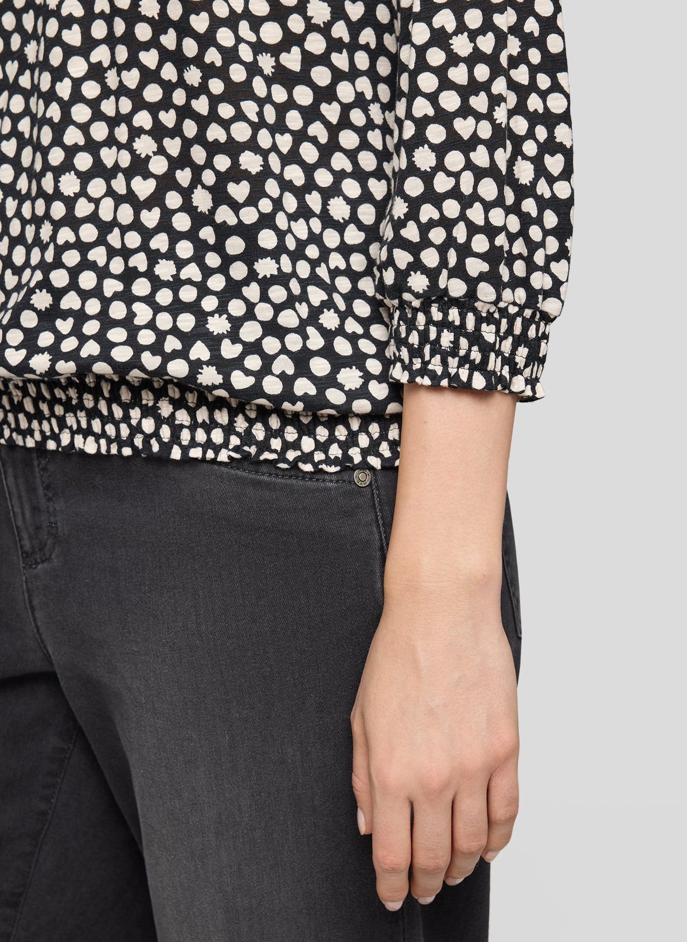 T-Shirt - Timeless Now