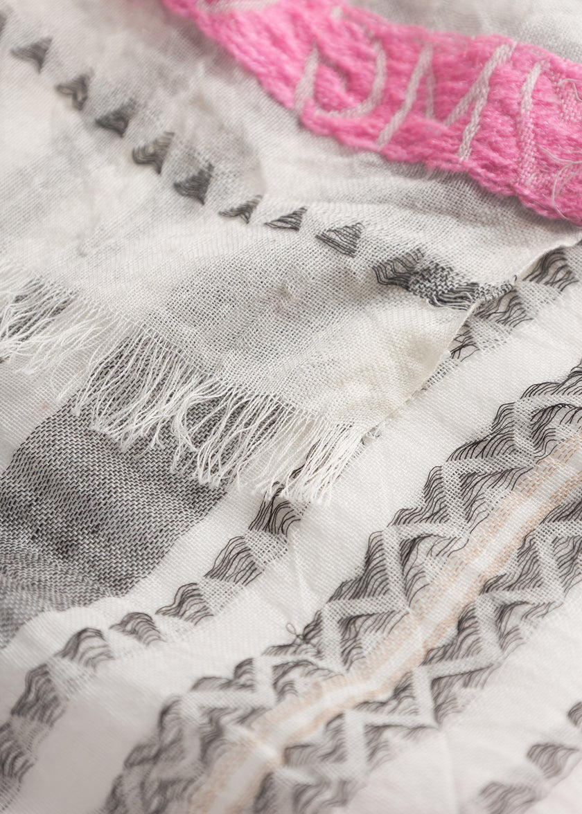 Schal - Streifen und OMG-Schriftzug