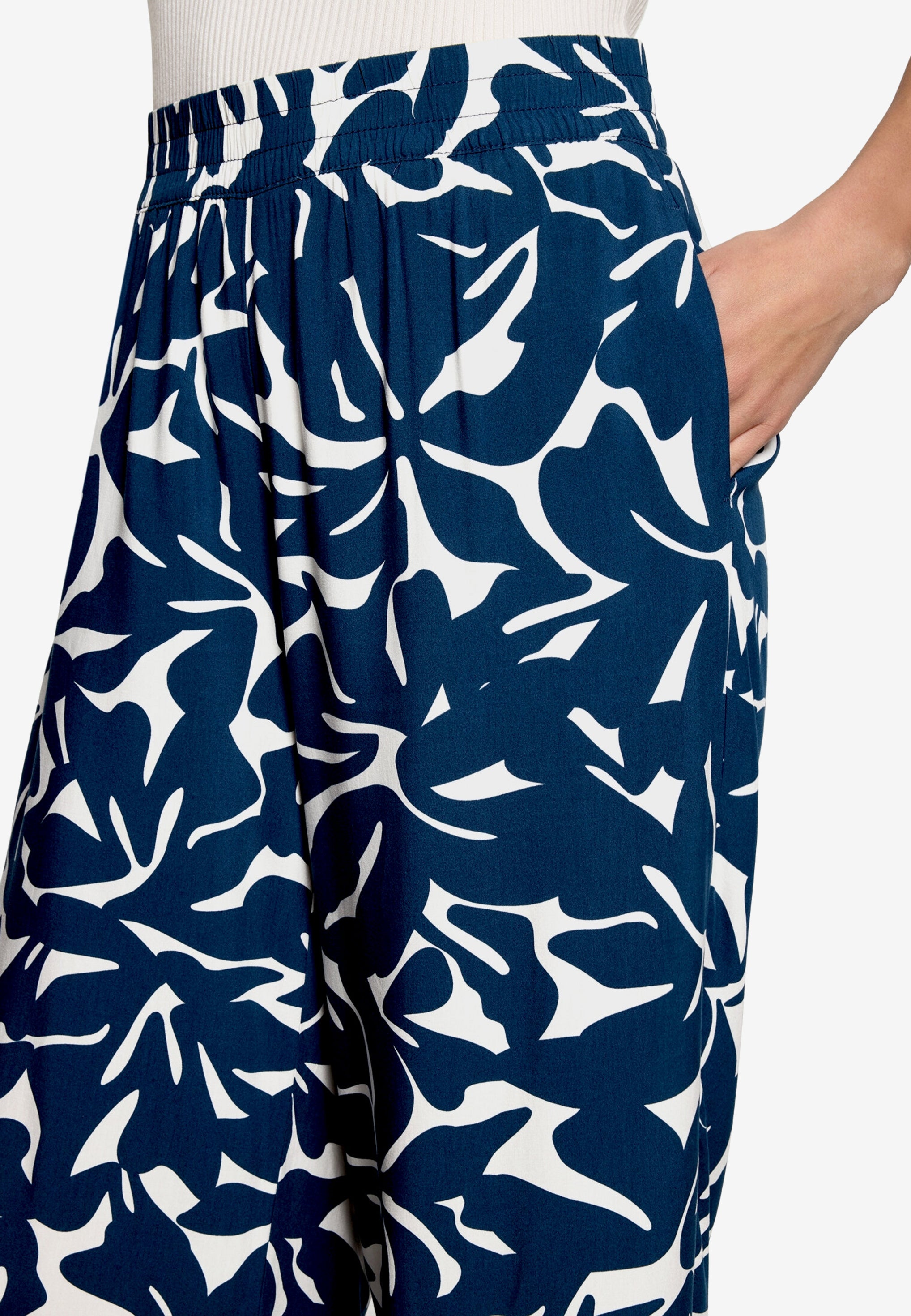 Stoffhose - Blumenmuster