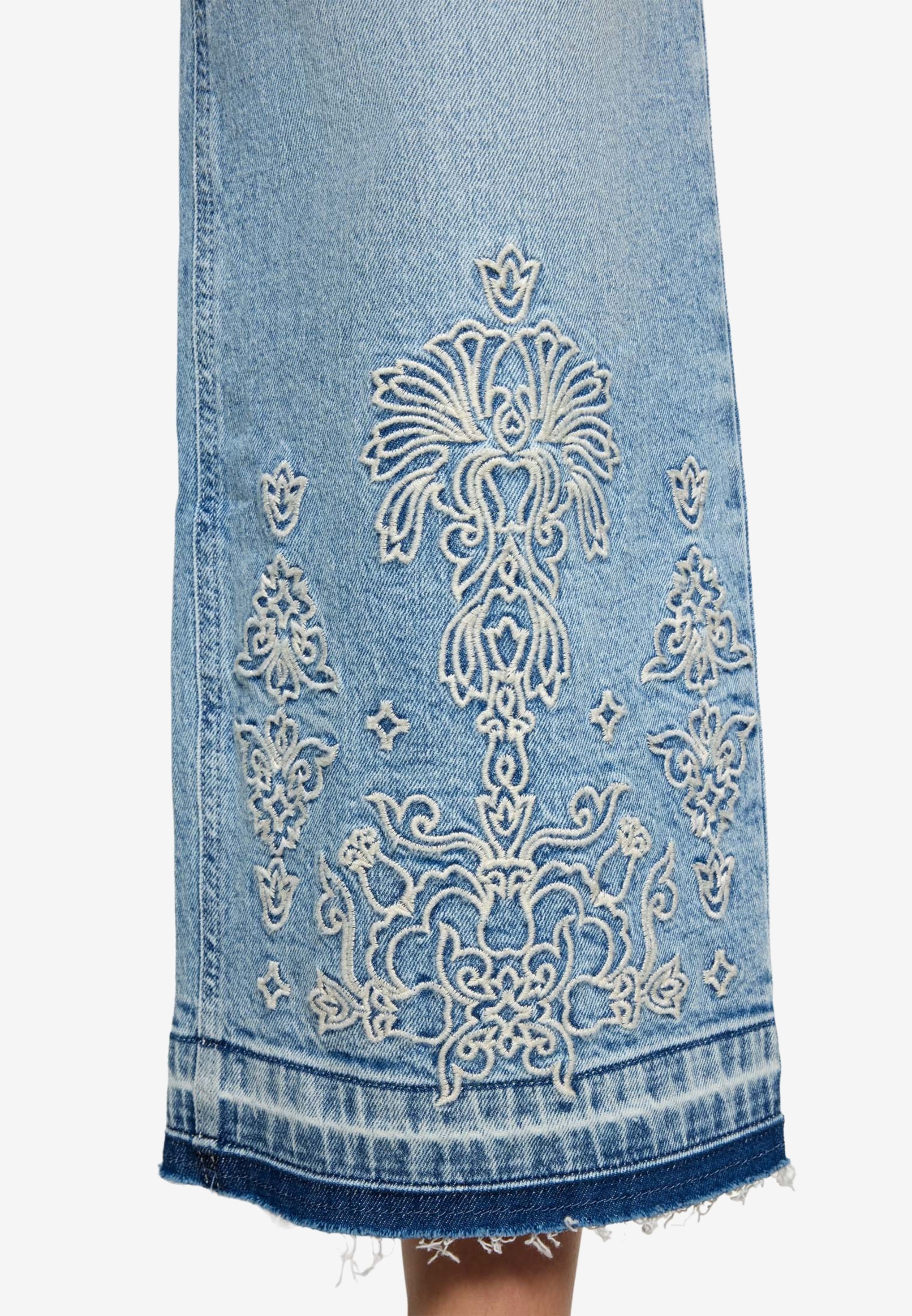 Jeans  - Stickerei